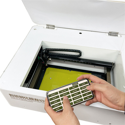 DAQIN Mobile Tempered Glass Screen Protector Laser Cutting Machine con precisione di taglio di 0,01 mm