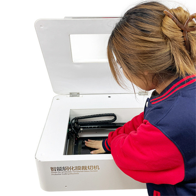 Daqin Screen Protector Laser Cutting Machine con precisione di taglio di 0,01 mm per una produzione rapida e accurata