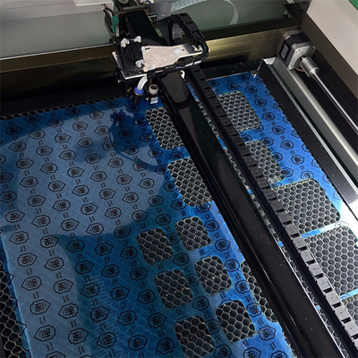 Macchina di taglio laser a schermo di vetro temperato da 60W con tecnologia CO2
