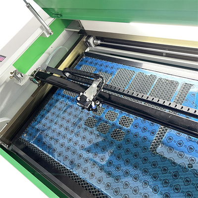 Macchina di taglio laser a schermo di vetro temperato da 60W con tecnologia CO2