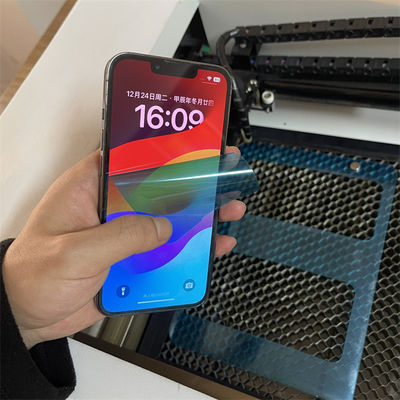 Macchina per il taglio laser di protezioni schermo, supporta qualsiasi modello e forma con facile modifica e aggiunta di dati modello