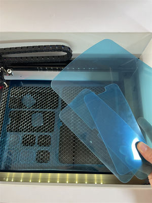 Macchina per il taglio laser di protezioni schermo, supporta qualsiasi modello e forma con facile modifica e aggiunta di dati modello