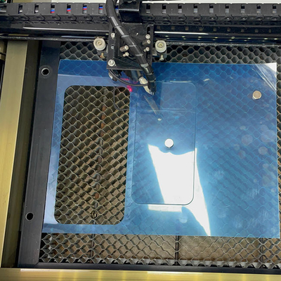 Macchina di taglio laser per design dell'autoadesivo della copertura posteriore mobile della protezione dello schermo 9HD